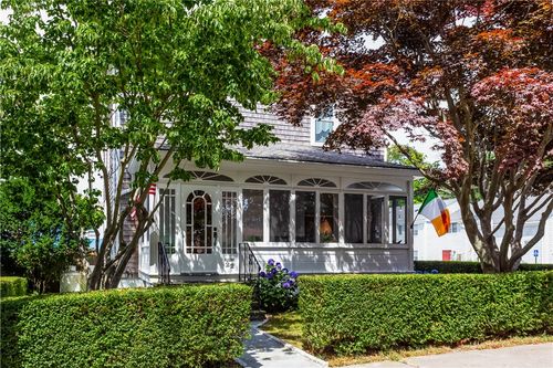 22 Bateman Ave, Newport, RI, 02840-4380 | Card Image