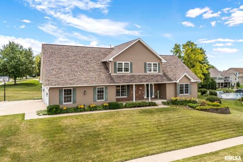 1001 W Hickory Ct, Eldridge, IA, 52748-2504 | Card Image