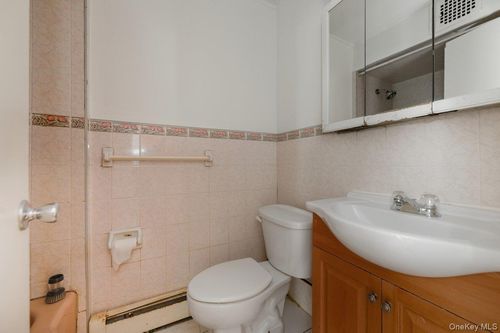 8754 110th St, Richmond Hill, NY, 11418-2307 | Card Image