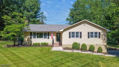130 Cherryville Hollow Rd, Flemington, NJ, 08822-5529 | Card Image