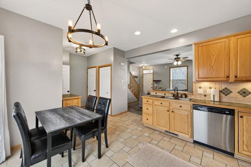 d-11339 Davenport Cir Ne, Blaine, MN, 55449-4492 | Card Image