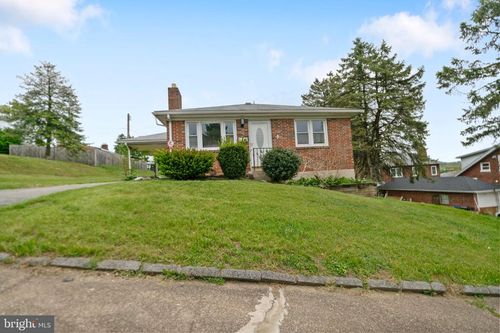 105 N 30th St, HARRISBURG, PA, 17111-1616 | Card Image