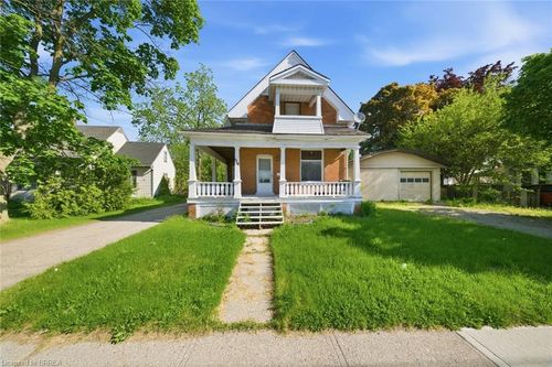 816 Colborne St, Brantford, ON, N3S3S4 | Card Image