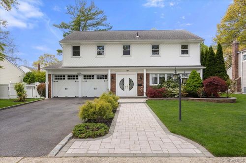 8 Marietta Dr, Westbury, NY, 11590-1116 | Card Image