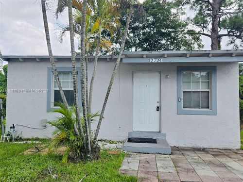 2724 Nw 7th St, Fort Lauderdale, FL, 33311-8604 | Card Image