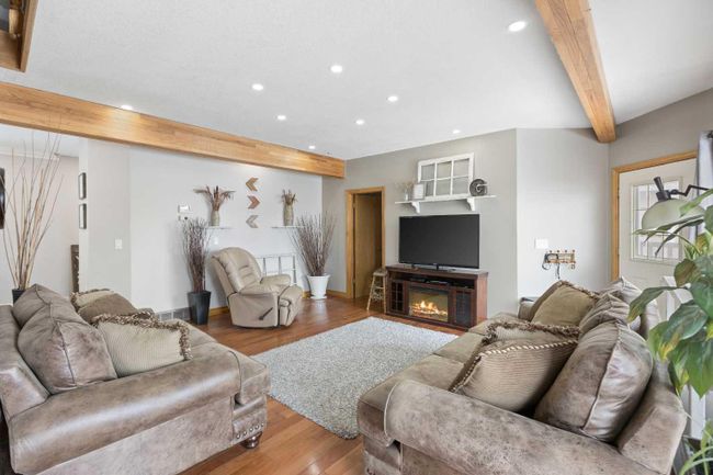 127 2nd Avenue W, Home with 4 bedrooms, 3 bathrooms and 2 parking in Hussar AB | Image 8