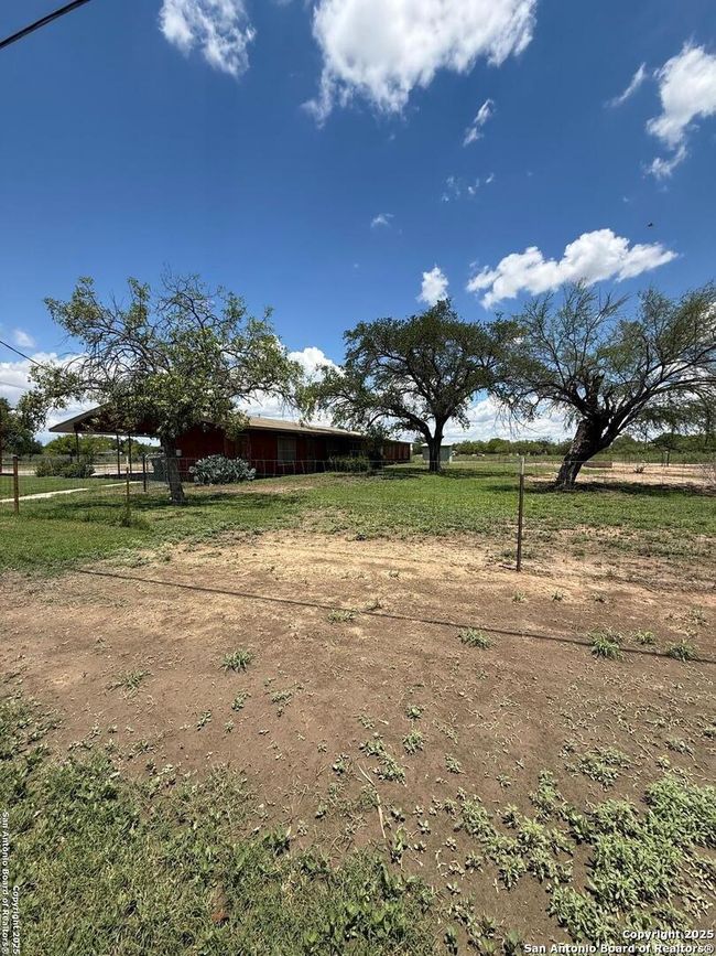 520 N 12 Th Ave, House other with 5 bedrooms, 3 bathrooms and null parking in Crystal City TX | Image 17