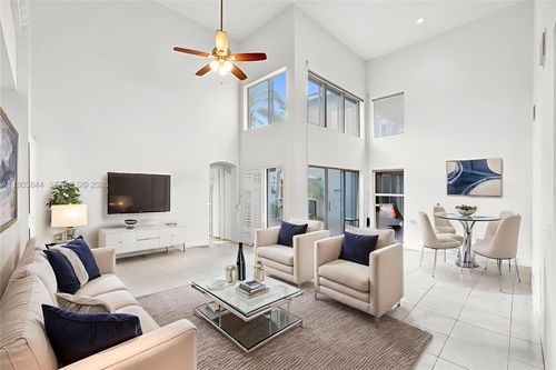 1046 Satinleaf St, Hollywood, FL, 33019-4815 | Card Image