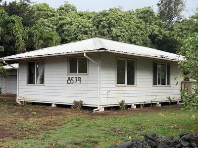 8579 Kamehameha V Hwy, House other with 3 bedrooms, 2 bathrooms and null parking in Kaunakakai HI | Image 3