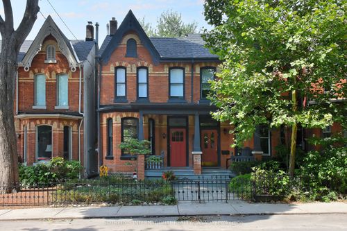 422 Sackville St, Toronto, ON, M4X1S9 | Card Image