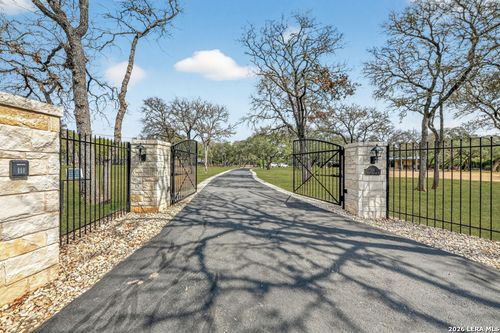 101 Cibolo Holw N, Fair Oaks Ranch, TX, 78015-8349 | Card Image