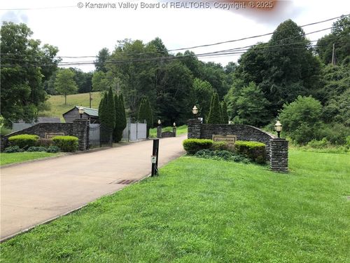 15 Delaware Dr, Hurricane, WV, 25526 | Card Image
