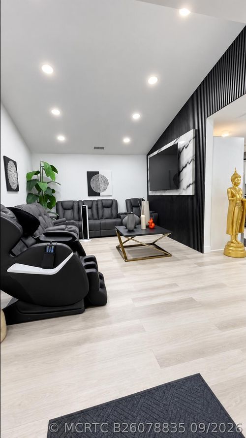 1034 Manor Dr, Palm Springs, FL, 33461-2943 | Card Image