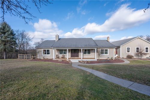 152 Twin Run Rd, Greensburg, PA, 15601-6994 | Card Image