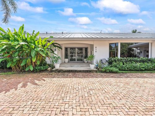 914 Adams St, Hollywood, FL, 33019-1907 | Card Image