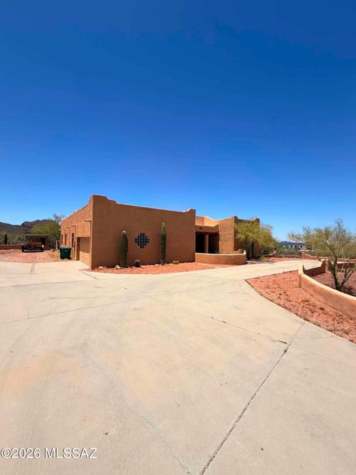 6375 N Happy Trl, Tucson, AZ, 85743-8167 | Card Image