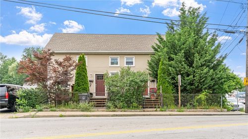 65 River St, West Warwick, RI, 02893-1123 | Card Image