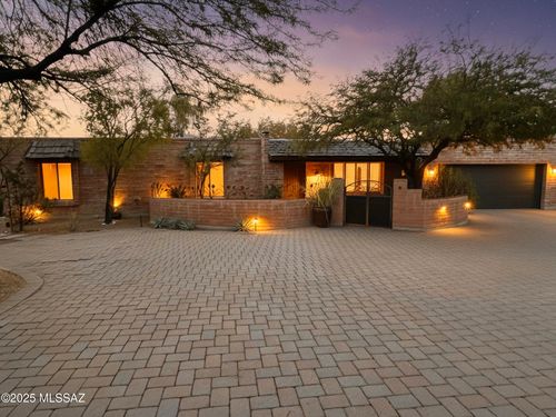 830 E Via Lucitas, Tucson, AZ, 85718 | Card Image