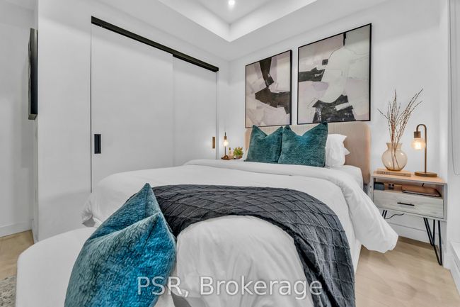 1025 - 505 Richmond St W, Condo with 1 bedrooms, 1 bathrooms and null parking in Toronto ON | Image 8