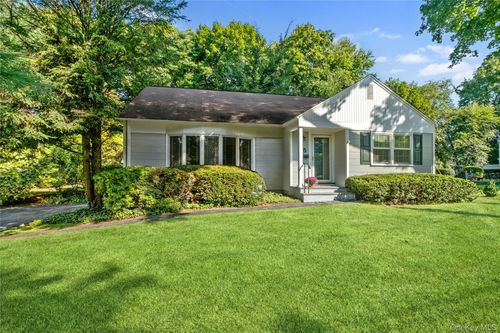 15 Carlyle Pl, Hartsdale, NY, 10530-1364 | Card Image