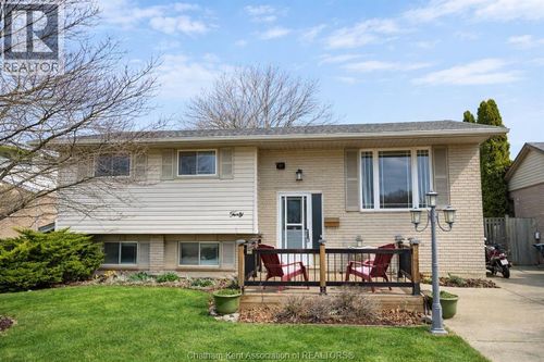 40 Thornhill Cres, Chatham, ON, N7L4M3 | Card Image