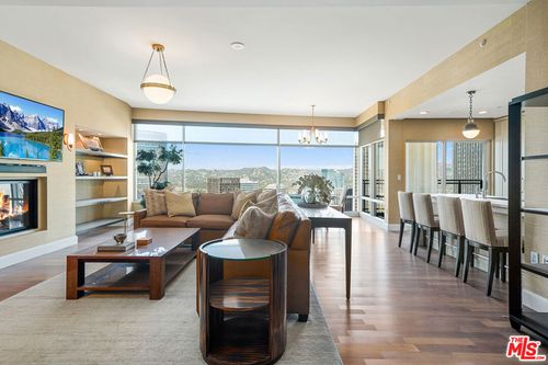 35d-1 W Century Dr, LOS ANGELES, CA, 90067 | Card Image