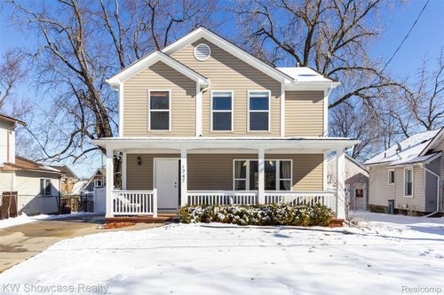 1747 Beechmont St, Keego Harbor, MI, 48320-1123 | Card Image