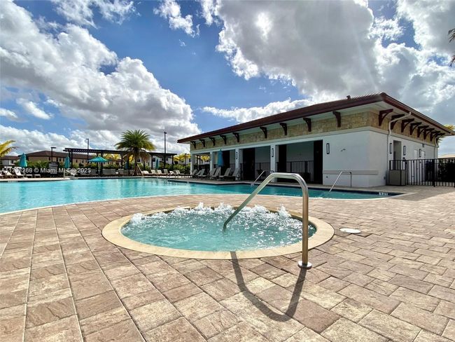 10607 W 34 Th Ct, Townhouse with 3 bedrooms, 3 bathrooms and null parking in Hialeah FL | Image 23