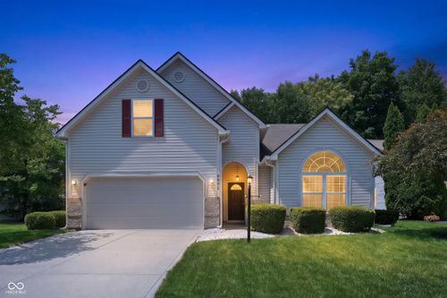 5876 Lost Oaks Dr, Carmel, IN, 46033-9574 | Card Image