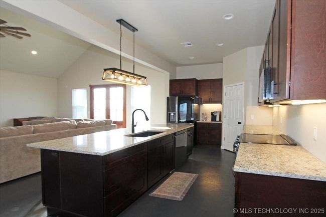 399344 1425 Dr, House other with 4 bedrooms, 3 bathrooms and null parking in Dewey OK | Image 12