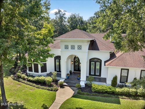 2401 Olde Oak Pt, Ocean Springs, MS, 39564-8932 | Card Image