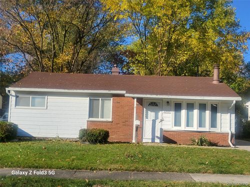 22001 Vale St, Oak Park, MI, 48237-2861 | Card Image