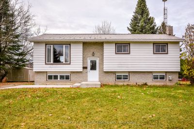 14 Preston St, House other with 3 bedrooms, 1 bathrooms and 6 parking in Oro Medonte ON | Image 1