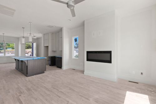 16-1016 W Trinity Ln, Nashville, TN, 37218-2947 | Card Image