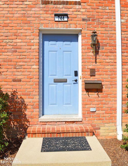 744 Trombley Rd, Grosse Pointe Park, MI, 48230-1861 | Card Image
