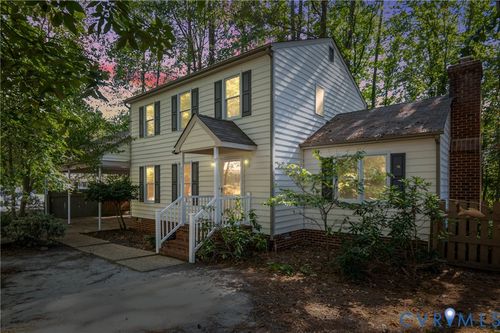 8001 Robert Bruce Dr, North Chesterfield, VA, 23235-3253 | Card Image