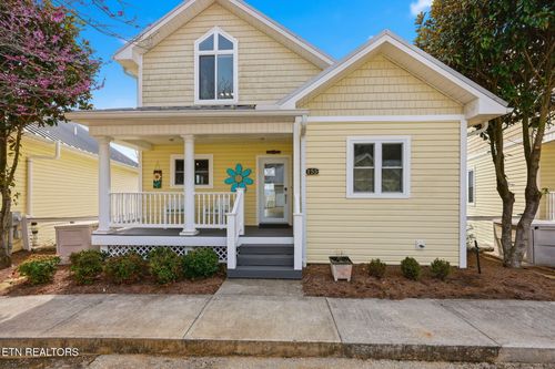 155 N Deer Village Ln, La Follette, TN, 37766-5602 | Card Image