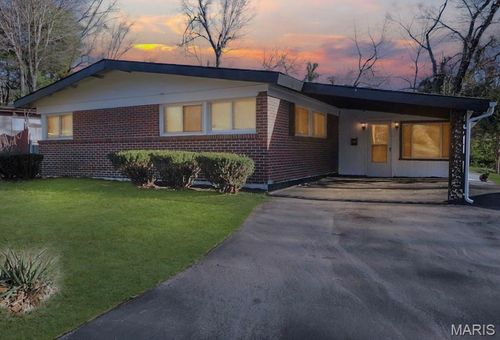 8312 Graybirch Dr, Saint Louis, MO, 63134-1410 | Card Image