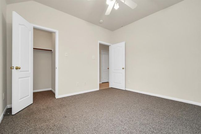 1604 Spring Glen Ln, House other with 3 bedrooms, 3 bathrooms and 2 parking in Pearland TX | Image 36