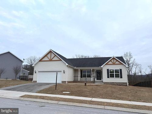 104 Clover Run, Abbottstown, PA, 17301-8822 | Card Image