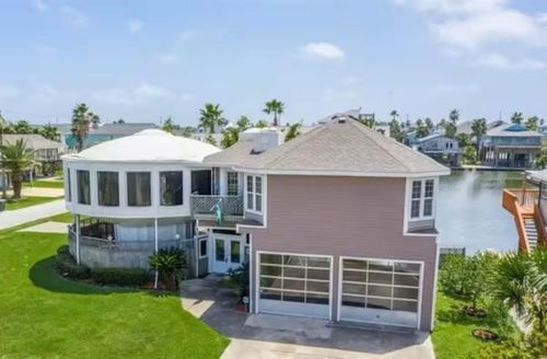 22101 Lampasas Dr, Galveston, TX, 77554-9622 | Card Image