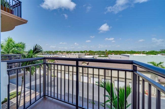APT-305 - 2633 Ne 14 Th Ave, Condo with 2 bedrooms, 2 bathrooms and null parking in Wilton Manors FL | Image 48