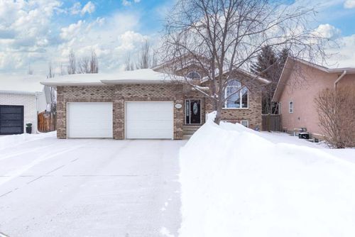 2305 59b Avenue Close, Lloydminster, AB, T9V3J3 | Card Image