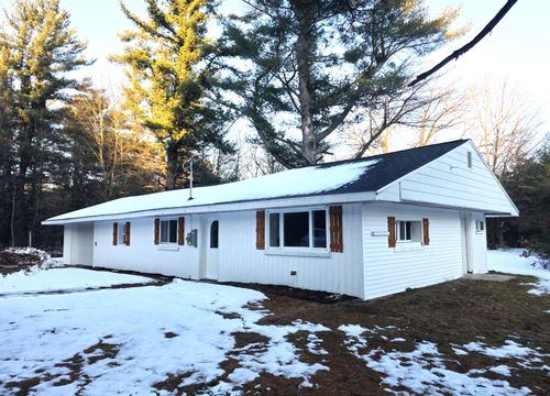 3696 S Locust Ave, Newaygo, MI, 49337-8761 | Card Image