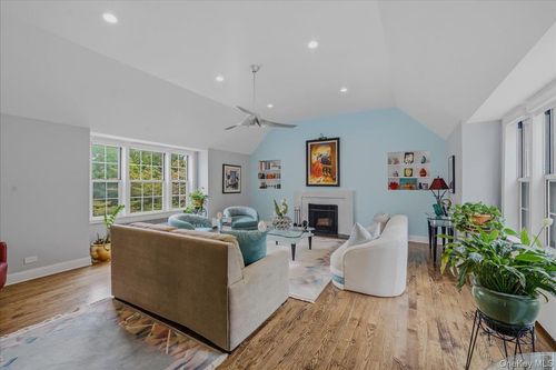 3d-94 Pinewood Rd, Hartsdale, NY, 10530-1635 | Card Image