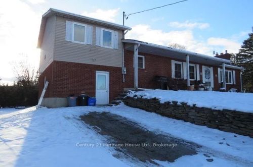 wellington-road-32-5040 Wellington, Guelph, ON, N1H6J3 | Card Image