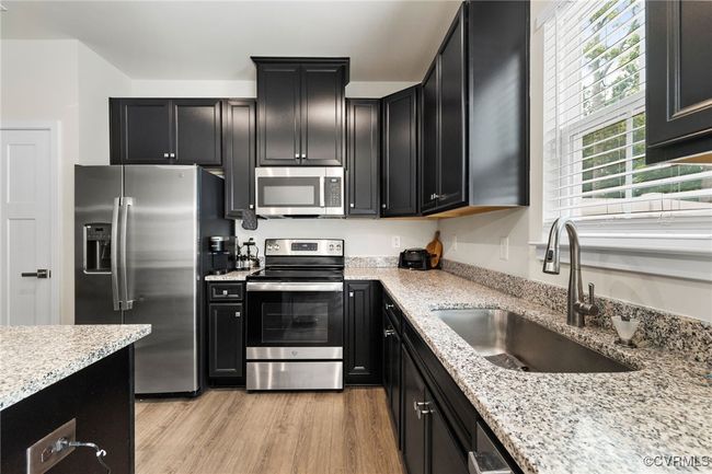 10909 Genito Square Dr, Townhouse with 3 bedrooms, 3 bathrooms and null parking in Midlothian VA | Image 10