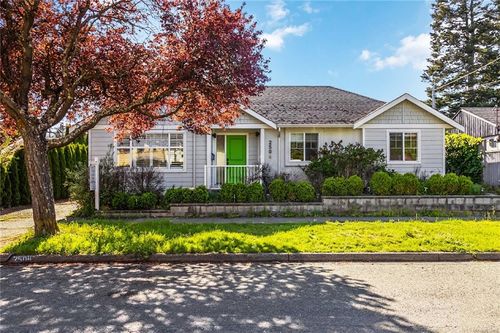 2508 Shakespeare St, Victoria, BC, V8R4G5 | Card Image