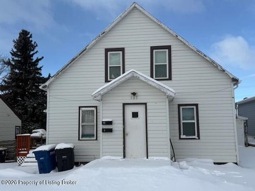 527 2nd Ave E, Dickinson, ND, 58601-4476 | Card Image