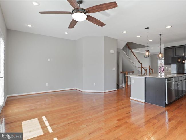 43965 Eastgate View Dr, Townhouse with 4 bedrooms, 3 bathrooms and null parking in CHANTILLY VA | Image 34